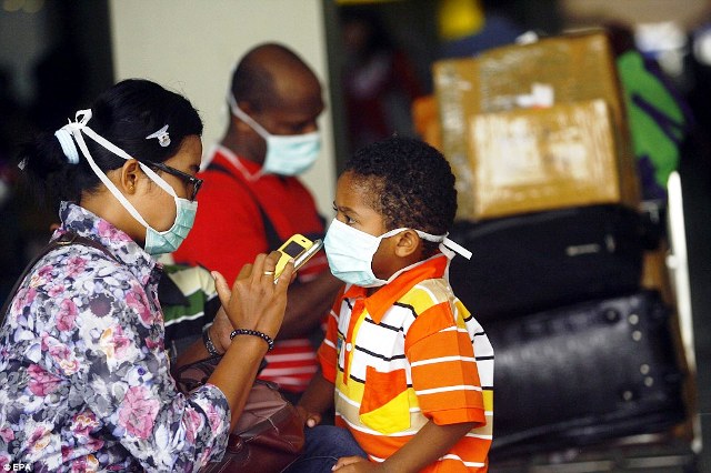 Menkes Minta Warga di Daerah Terdampak Kelud Kenakan Masker 